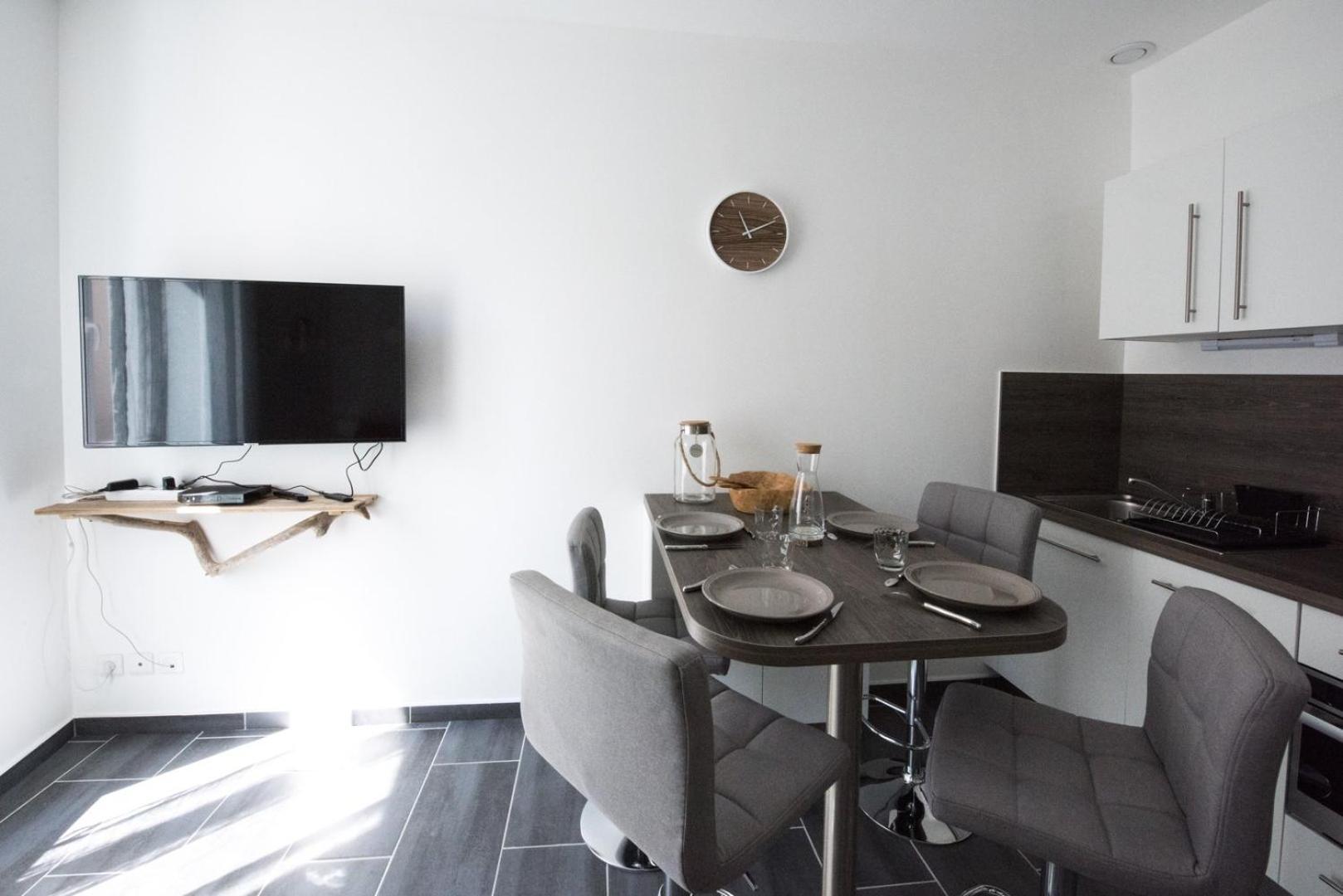 Le Hirvi - Cocon Zen Et Epure A 10Min Vieux Lyon Apartment Bagian luar foto